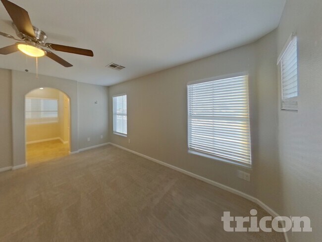 Building Photo - 4598 Hearts Desire Ave