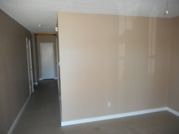 Building Photo - 837 Pitney Ln