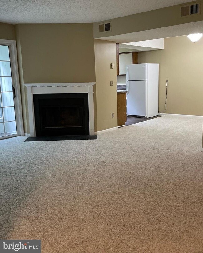 Building Photo - 9210 Caspian Way