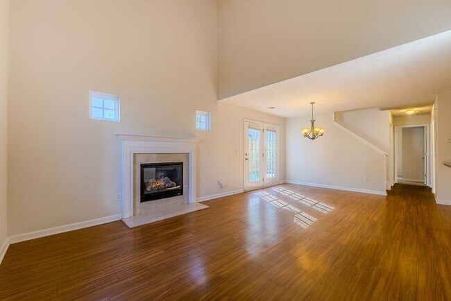 Foto del edificio - 263 Silver Ridge Dr