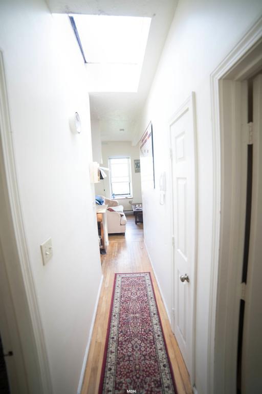 Building Photo - Two Bedroom Penthouse With Open Kitchen