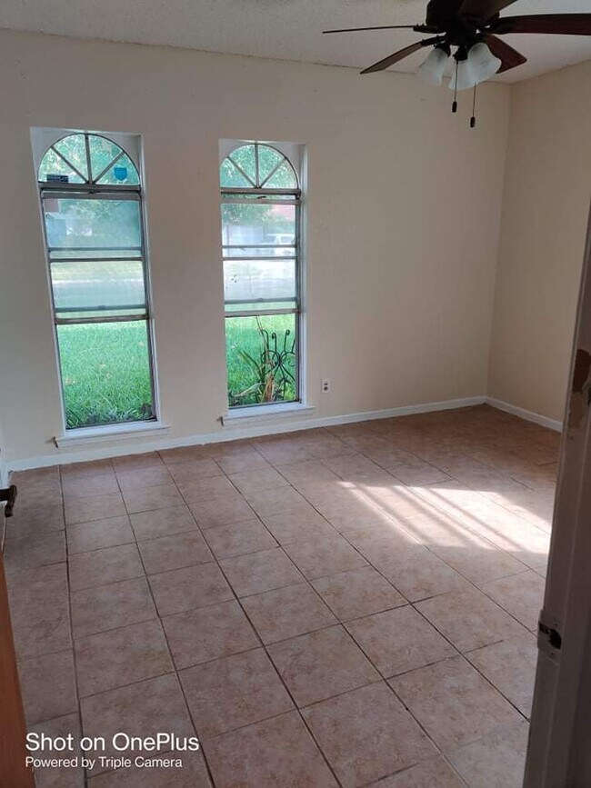 Foto del edificio - 1903 Standridge St