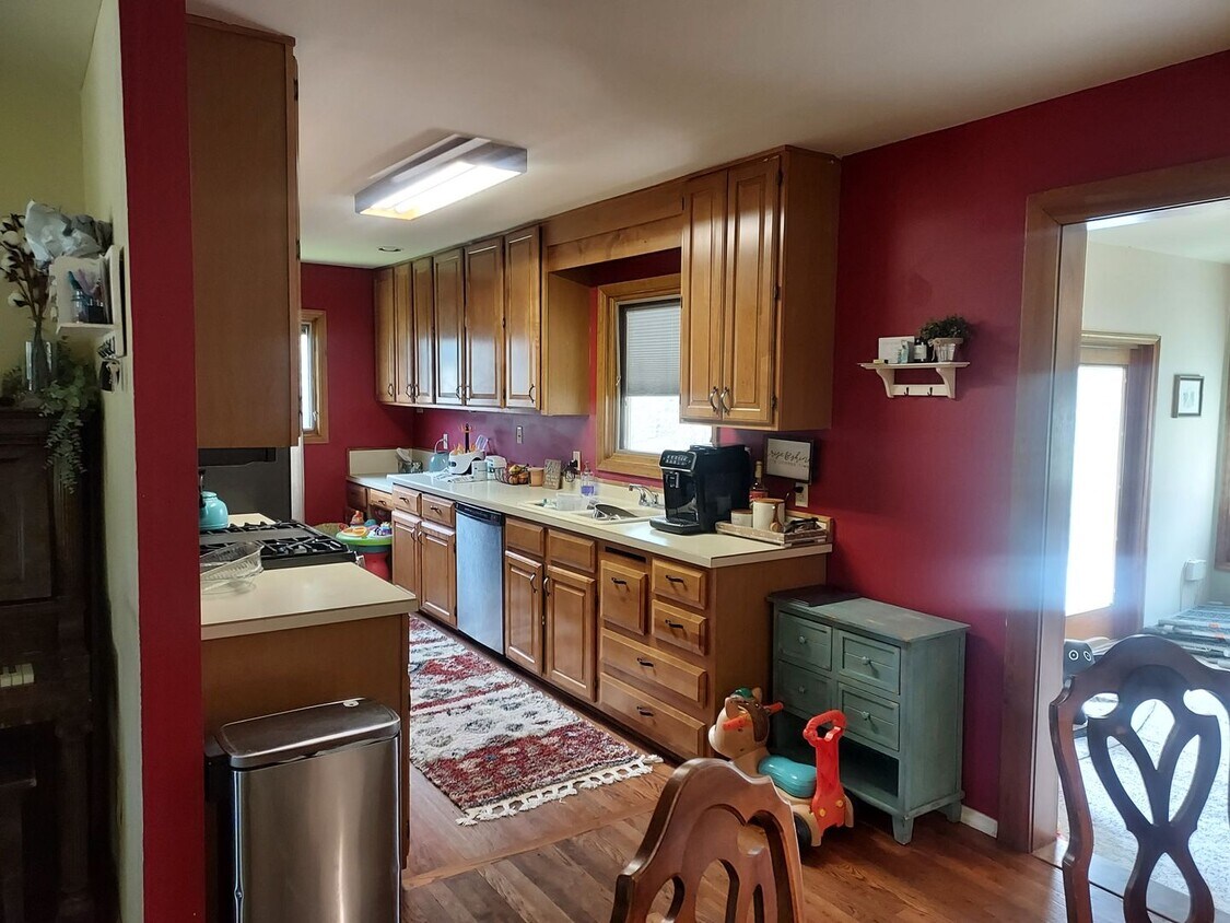 Building Photo - 3 Bed 2 Bath with garage in Bozeman
