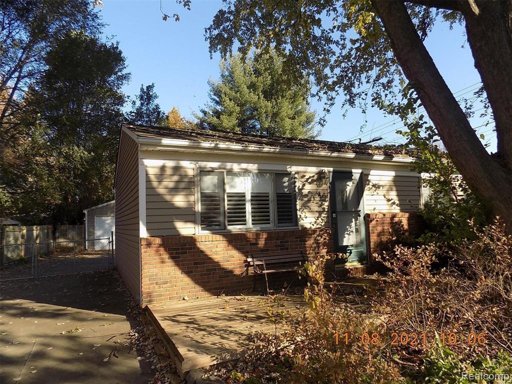 Primary Photo - 3255 W Utica Rd