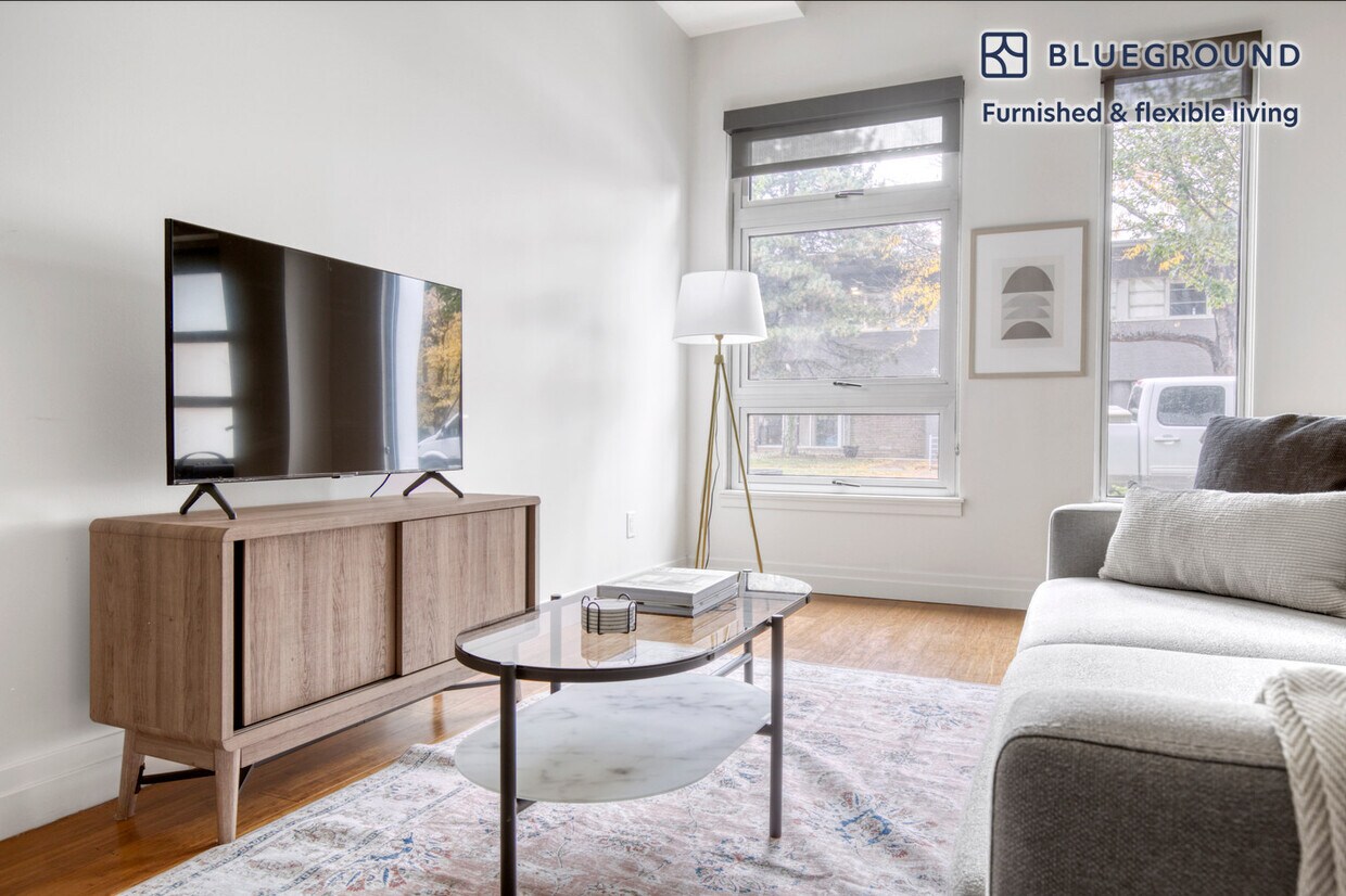 Foto principal - 255 N Washington St