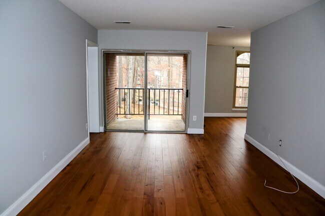 Foto del edificio - 3318 Woodburn Village Dr