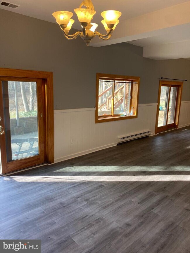 Building Photo - 3813 Fort Hill Dr