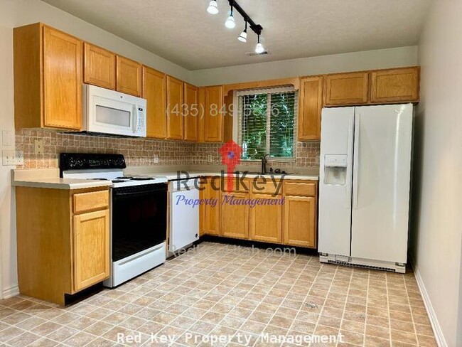 Foto del edificio - Hidden River Rd. Single Family Home