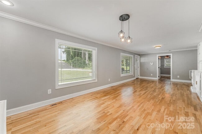 Building Photo - 1164 Bradford Mountain Rd