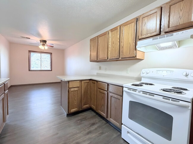 Building Photo - Courtyard Townhomes