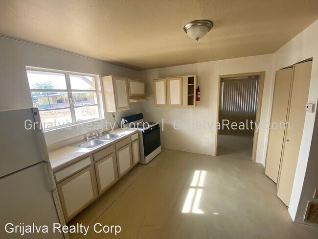 Building Photo - 2 br, 1 bath House - 432 E. 32nd