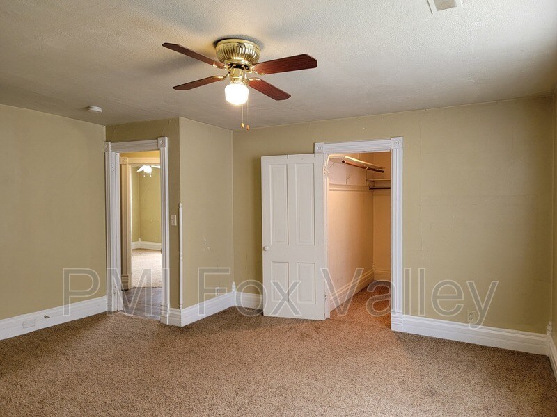 216 Broad St, Oshkosh, WI 54901 Condo for Rent in Oshkosh, WI