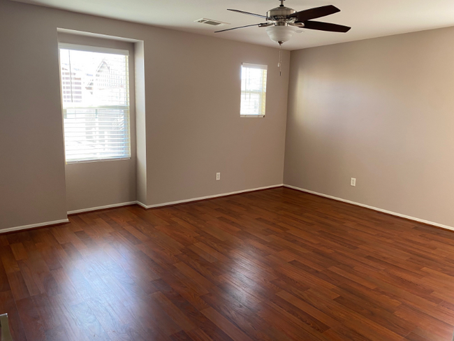 Foto del edificio - 38270 Lone Tree Ct