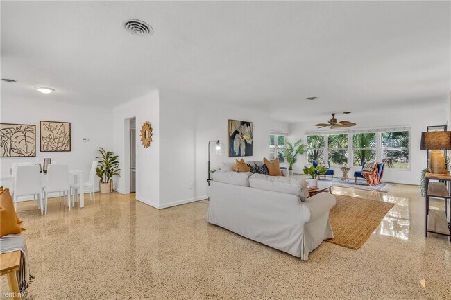 Building Photo - 2 br, 2 bath House - 5809 Gulfport Bouleva...