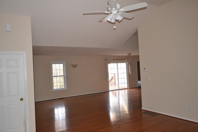Building Photo - 112 French Mill Trail