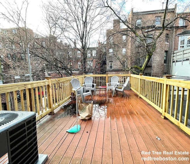 Building Photo - 45 Hemenway St