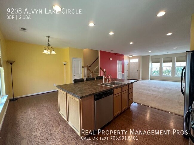 Foto del edificio - 9208 Alvyn Lake Cir