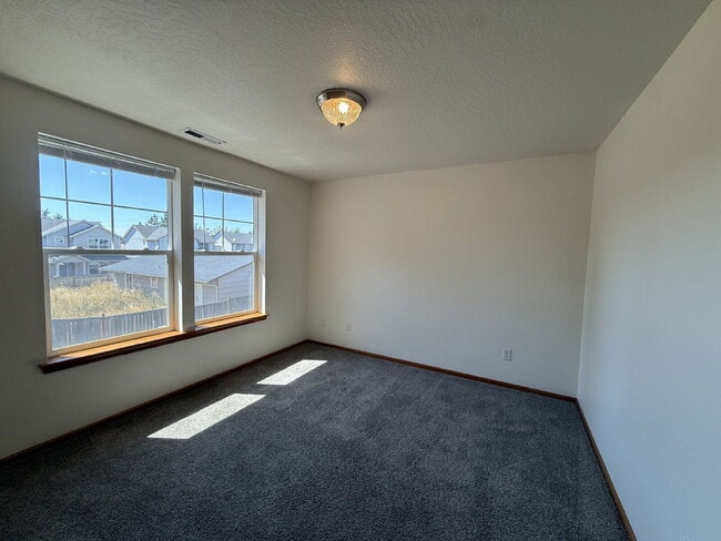 Building Photo - 6810 Aster St