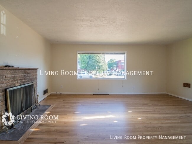 Building Photo - 1525 NE 19th Ave