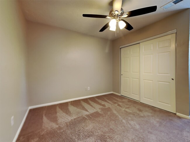 Building Photo - 16130 Canaridge Dr