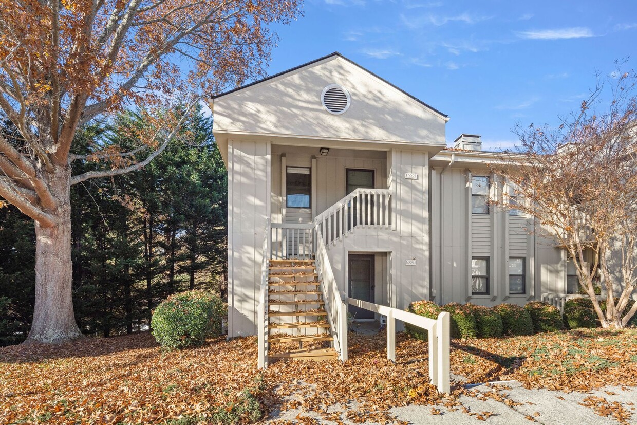 Primary Photo - Updated Condo in East Asheville