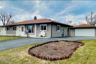 Building Photo - 460 Flagstaff Ln