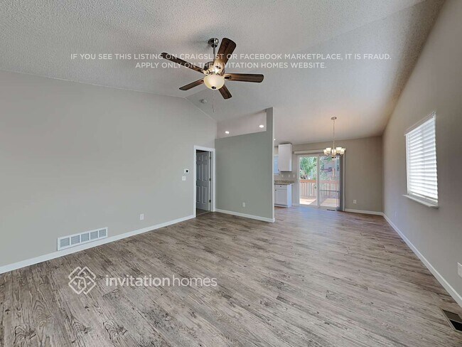 Foto del edificio - 6925 Weeping Willow Dr