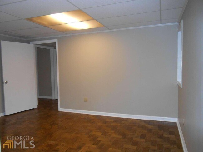 Building Photo - 20 Lambets Way