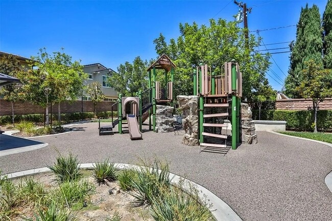 Building Photo - 20956 Cornerstone Dr