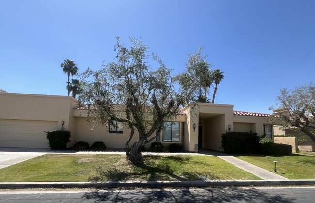 Building Photo - 11 Mission Palms Dr W