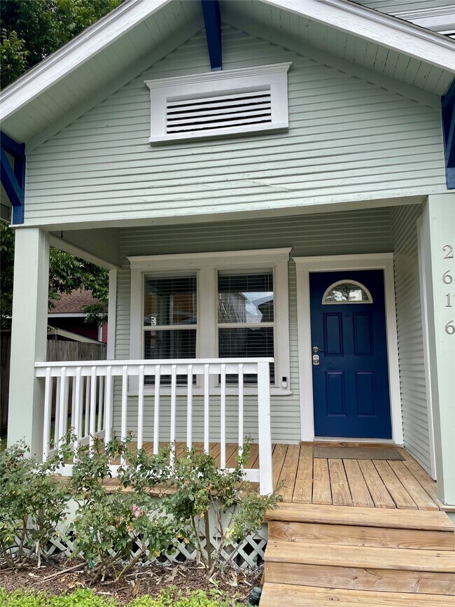 Foto del edificio - 2616 Cornell St