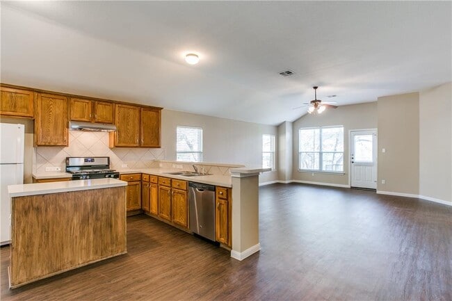 Building Photo - 1402 Shamitas Ct