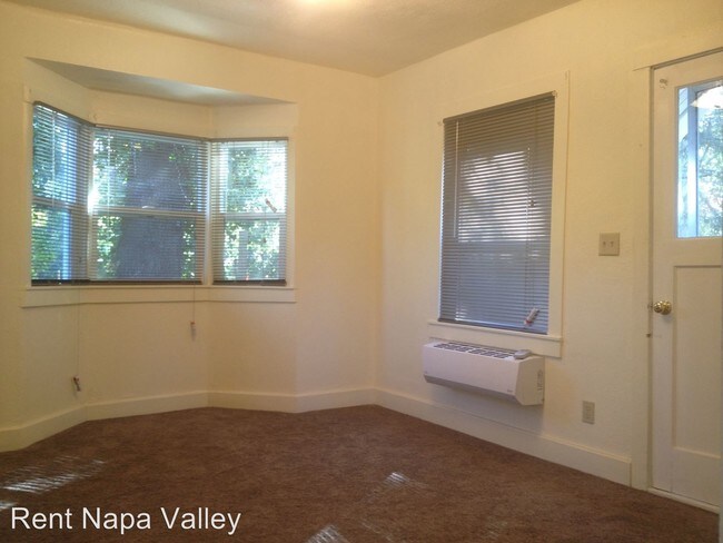 Building Photo - 317 Brookside Dr