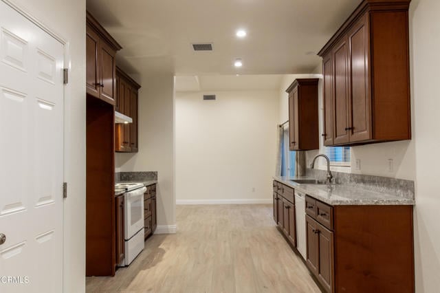 Building Photo - 713 Mission Dr