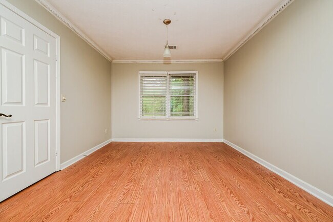 Foto del edificio - 564 Clubhouse Dr SE