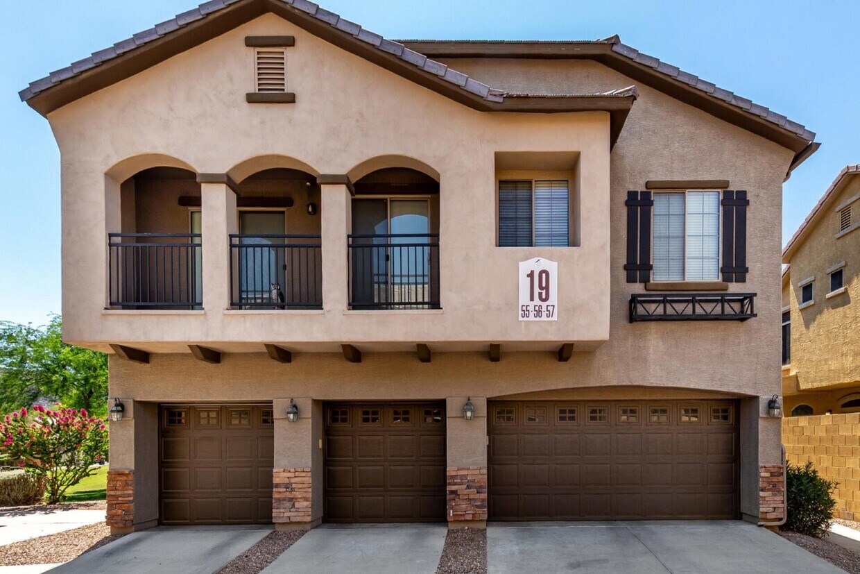 Foto principal - 2250 E Deer Valley Dr