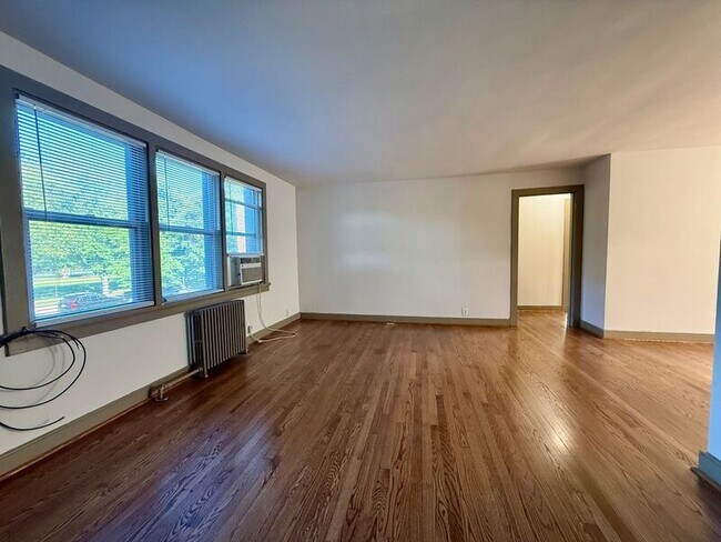 Foto del edificio - 1400 Kenmore Ave