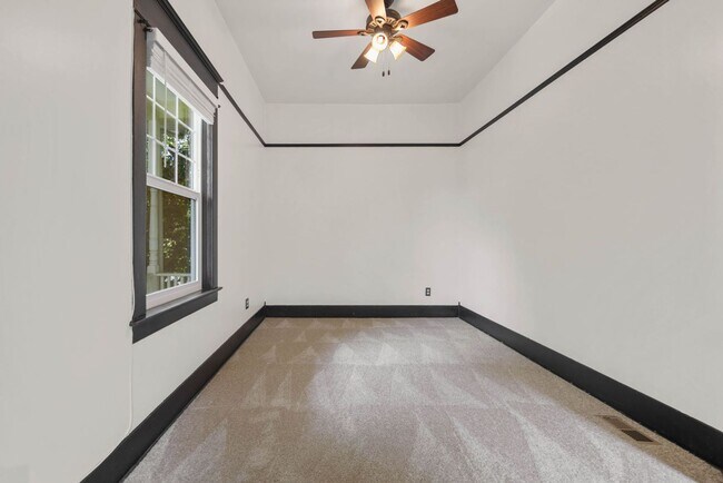 Foto del edificio - 712 SW 3rd Pl