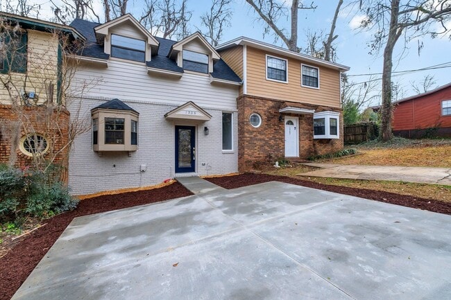Building Photo - 1305 Cross Creek Cir