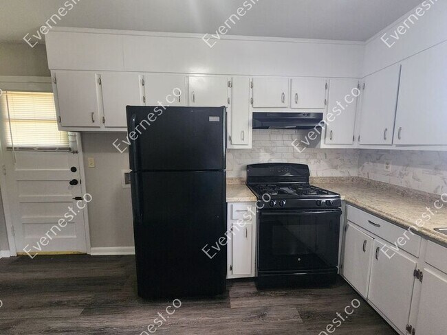 Foto del edificio - 1472 Tulip Place