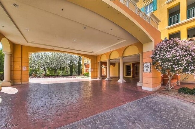 Building Photo - 30 Strada Di Villaggio