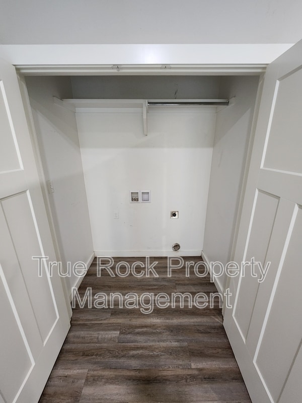 Foto del edificio - 417 E 13th St