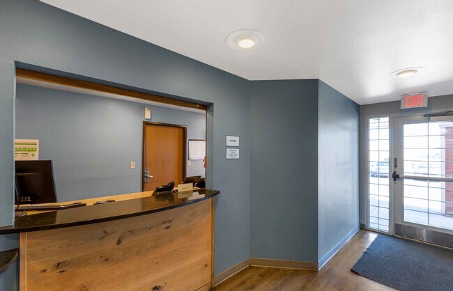 Building Photo - Furnished Studio-Denver - Aurora