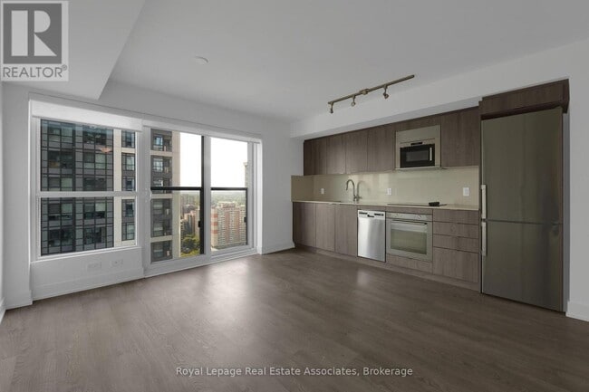 Building Photo - 5 Mabelle Ave