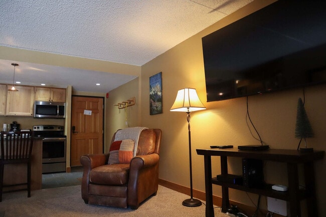 Foto del edificio - 455 Village Rd