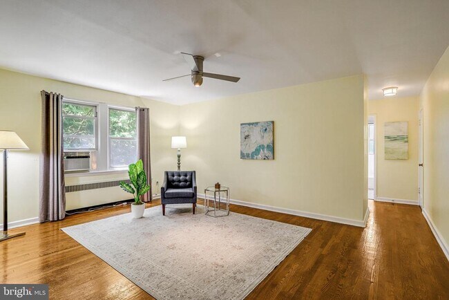 Foto del edificio - 4004 Beecher St NW