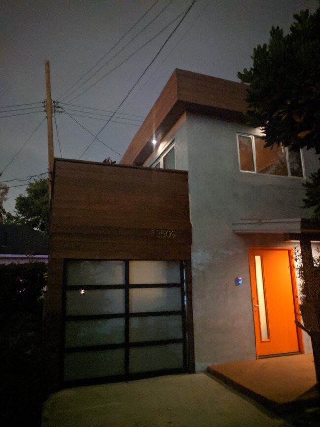 Noche - 13509 Terrace Pl