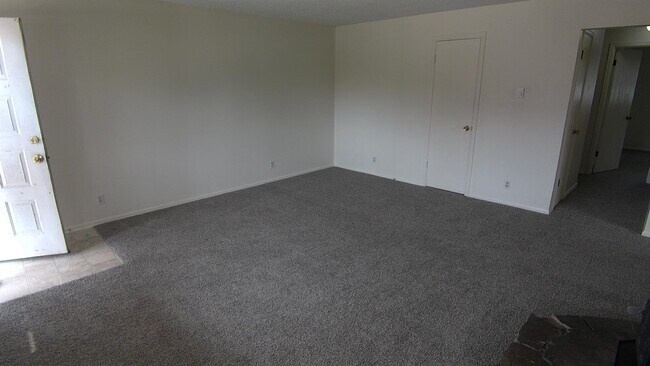 Building Photo - 1768 Meadowland Dr