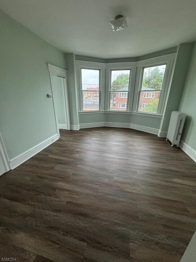 Foto principal - 54 42nd St