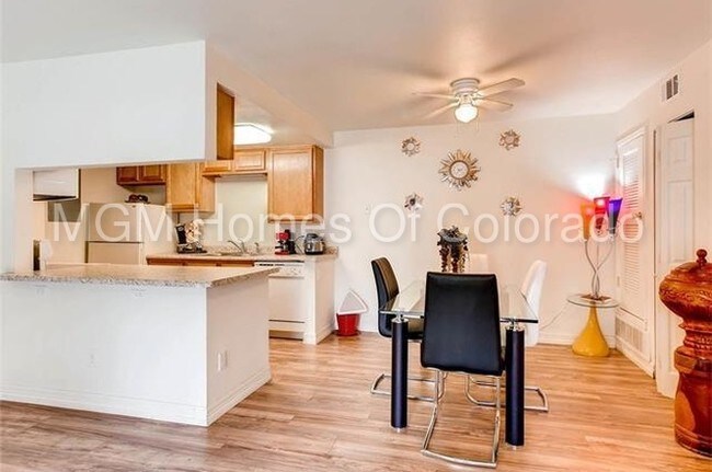 Building Photo - Nice Remodeled 3 Bed Condo